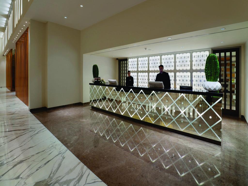 Hotel Orange Megastructure Llp à Surate Extérieur photo