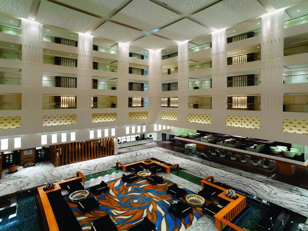 Hotel Orange Megastructure Llp à Surate Extérieur photo