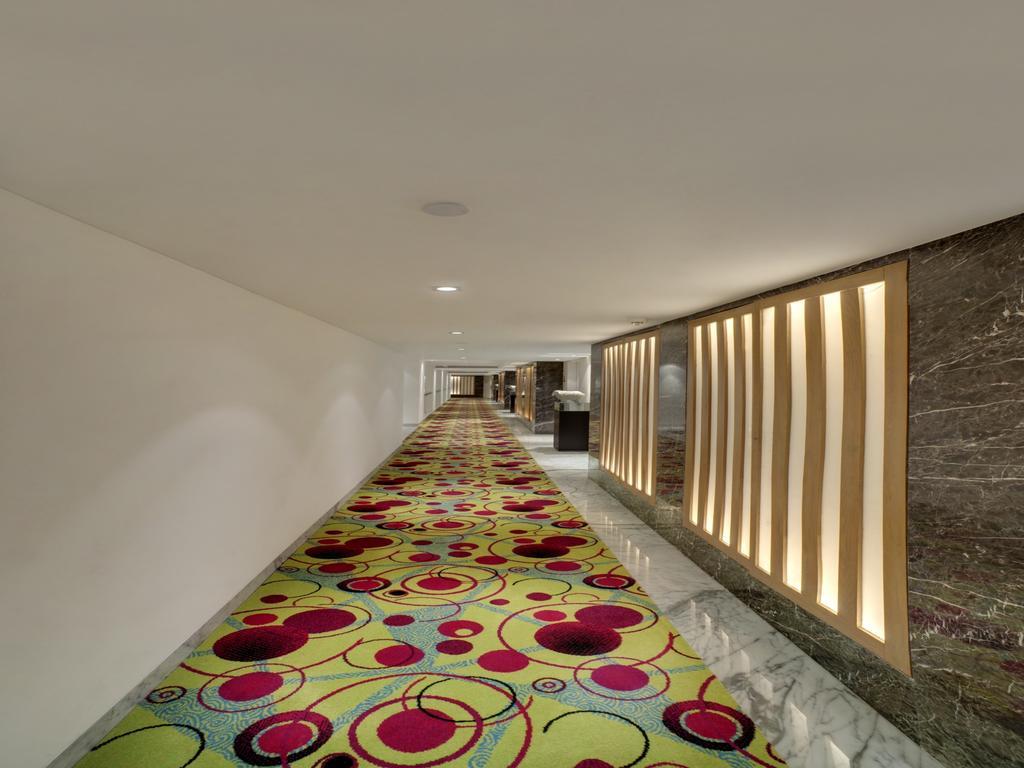 Hotel Orange Megastructure Llp à Surate Extérieur photo