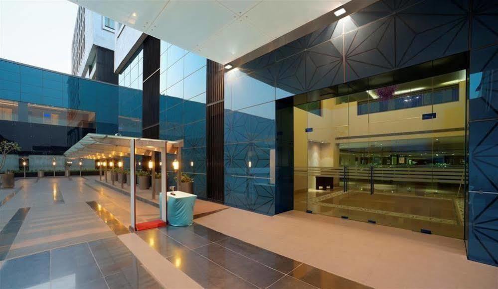 Hotel Orange Megastructure Llp à Surate Extérieur photo