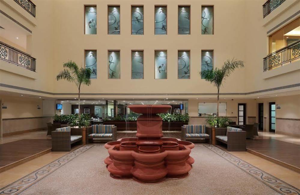Hotel Orange Megastructure Llp à Surate Extérieur photo